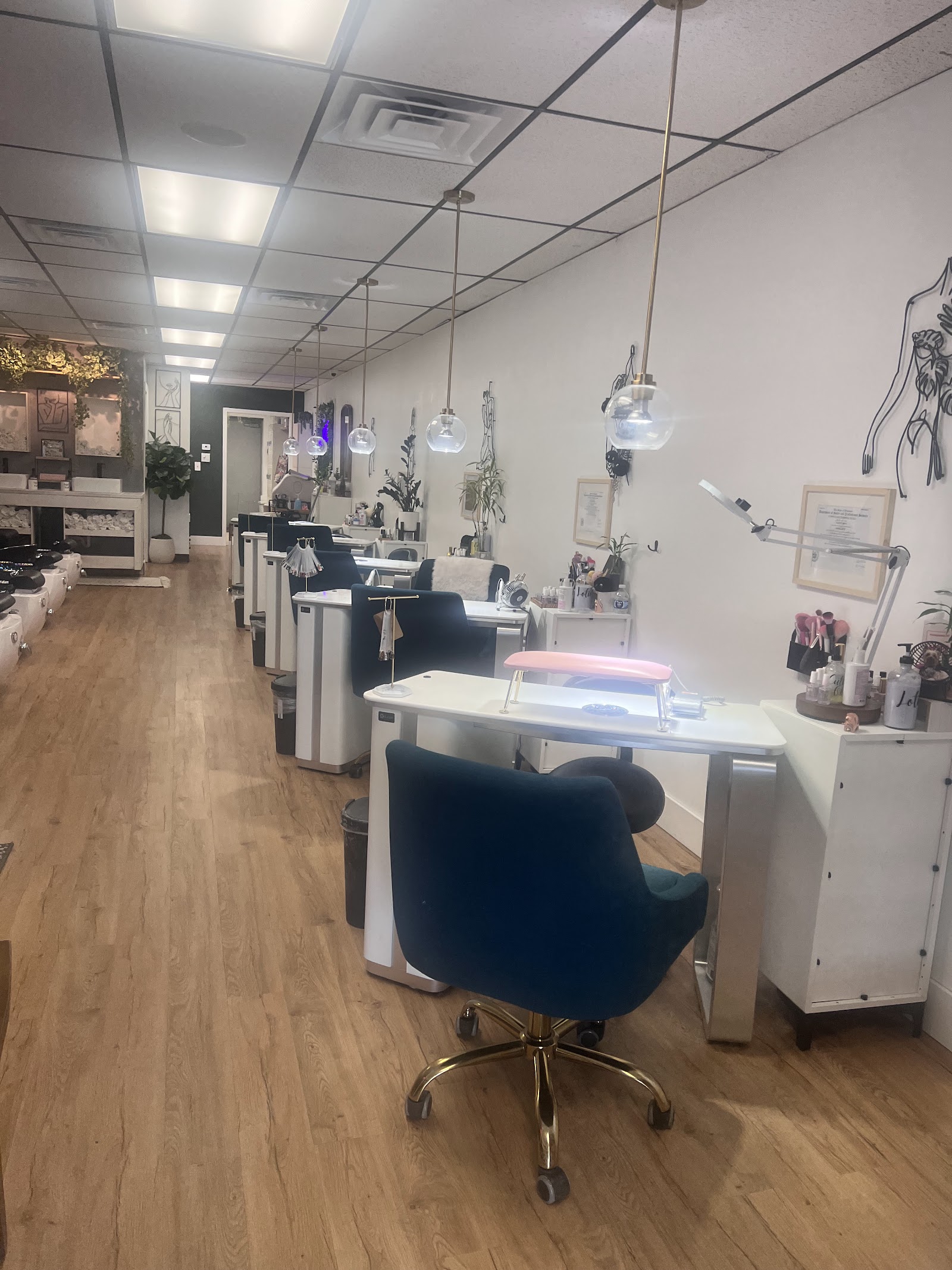Salon Willow nail photo 1